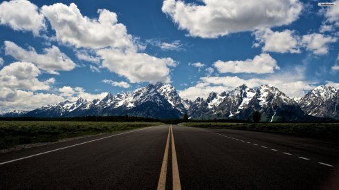 road-to-the-mountain-wallpaper-1